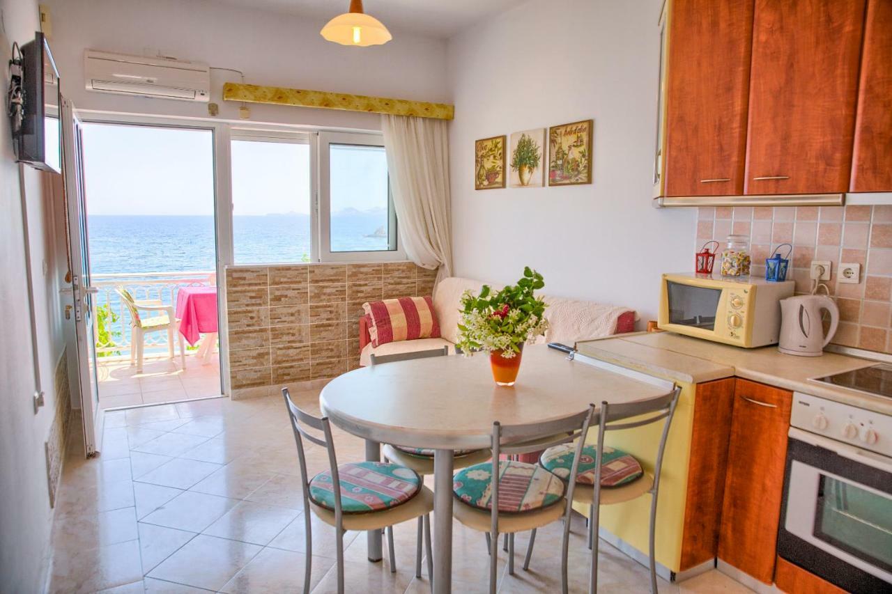 Chara'S Sea View House Lägenhet Haraki Exteriör bild